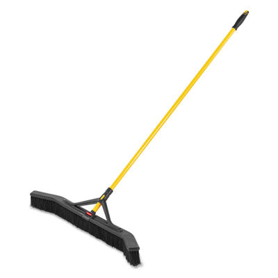 Maximizer 18" Medium Push To Center Push Broom Black