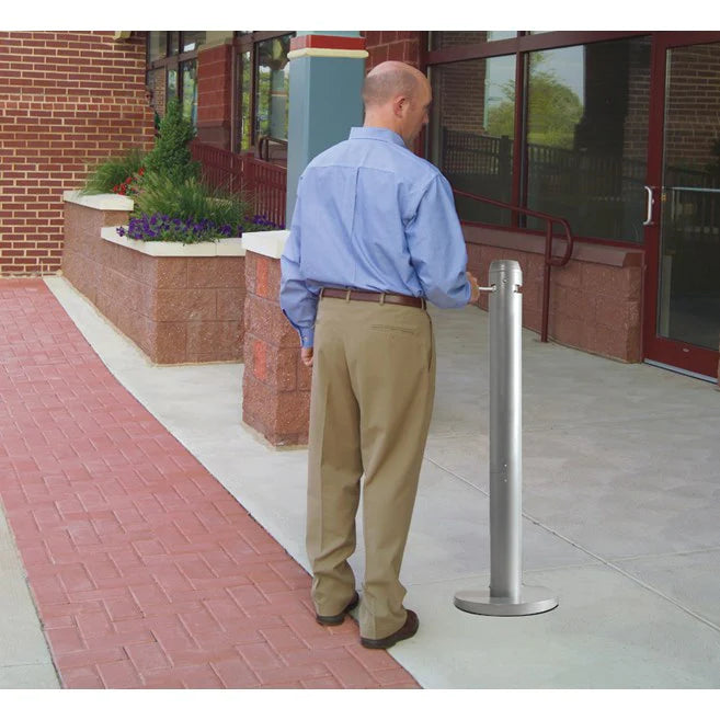 Cenicero Tipo Pedestal Rubbermaid Negro